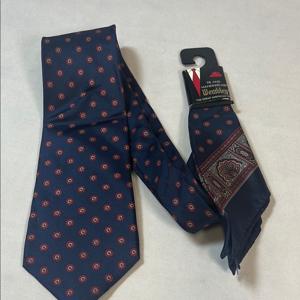 Wembley Necktie & Pocket Square Formal Gift Set NWT